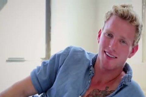 Tattooed Hayden Lourd masturbating seduce