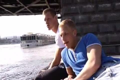 Two tasty Blonds
