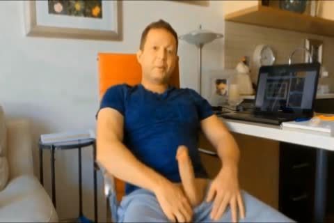 I Love Eating The love juice Out Of Straight men Rubbers After They jerk off Watching Porn In Adult Arcades