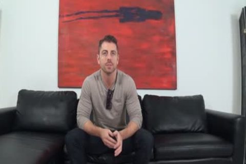 Straight man On The Casting bed Sucks Some penis