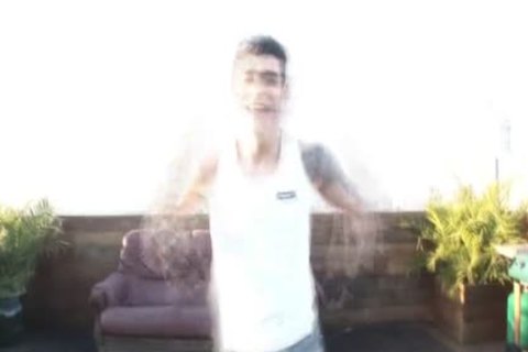 Some young friends Are jointly For Some enjoyment