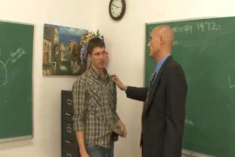 cute homosexuals boning In Classroom