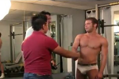 Hunky homo Gym Rats engulf & slam