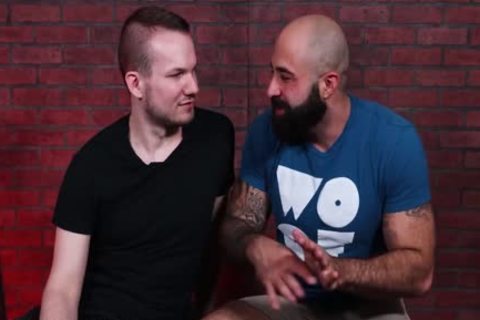 Bearback - Furry Hunks Atlas Grant & Devin Tyler bang In The Bear Den