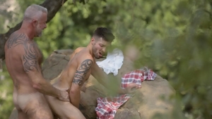 Icon Male: Brown hair Casey Everett painful anal outdoors