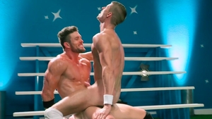 HotHouse - Tasty Sean Maygers show huge cock