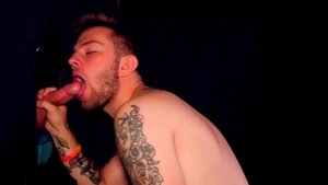 RealMenFuck: Hairy feels in need of gloryhole
