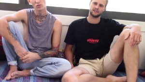 AmateursDoIt - Australian Dennis facial