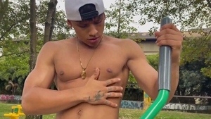 East Boys: Athletic latino twink cumshot outdoors